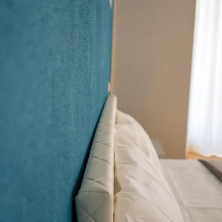 Aurora Bed & Breakfast 4*