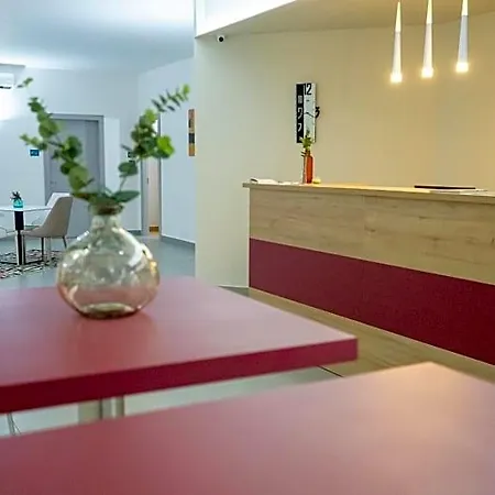 Aurora Bed and Breakfast 4*